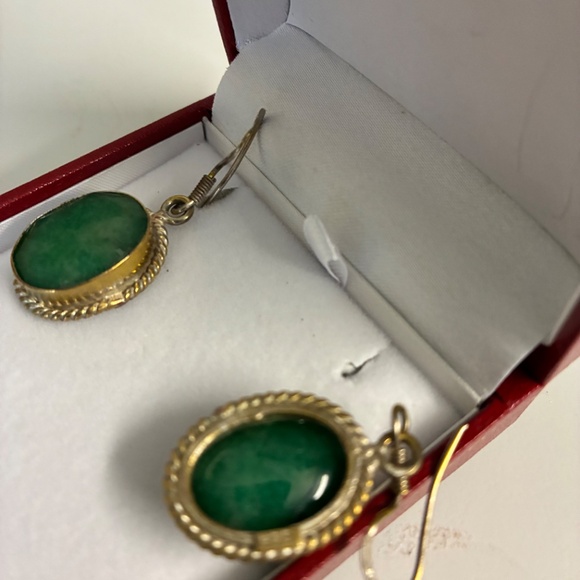 Stunning vintage faux jade necklace and earrings - Picture 2 of 2